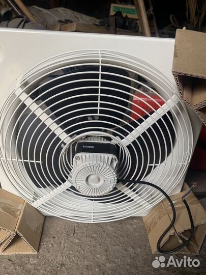 Осевой вентилятор HXM 350 с монтажной пластиной