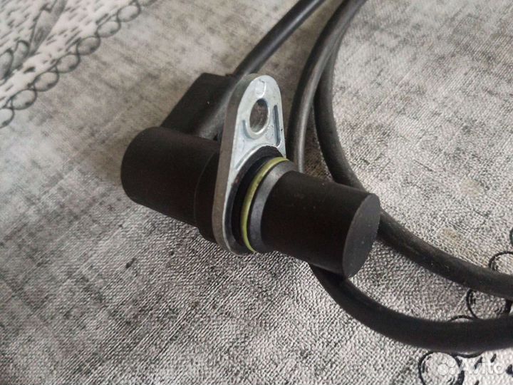 Датчик положения коленвала Opel