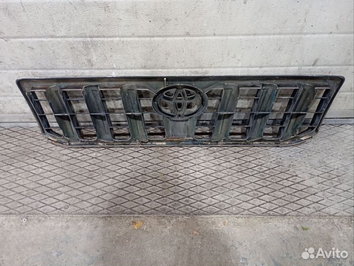 Решётка радиатора Toyota Land Cruiser Prado 120