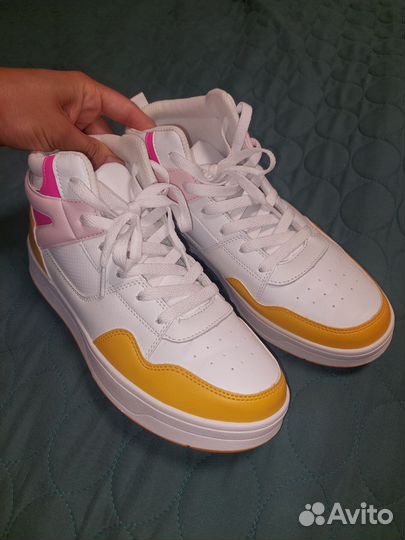 Кроссовки твоё 39 размер