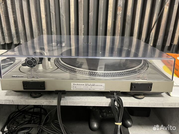 Проигрыватель винила Technics SL 1700