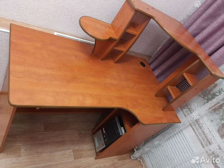 Компьютерный стол новый