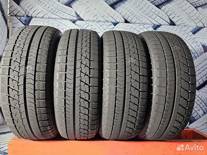 Bridgestone Blizzak VRX 215/60 R17