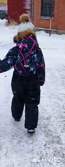 Зимний комбинезон для девочки