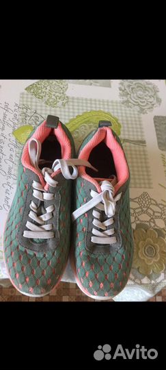 Кроссовки на девочку 31