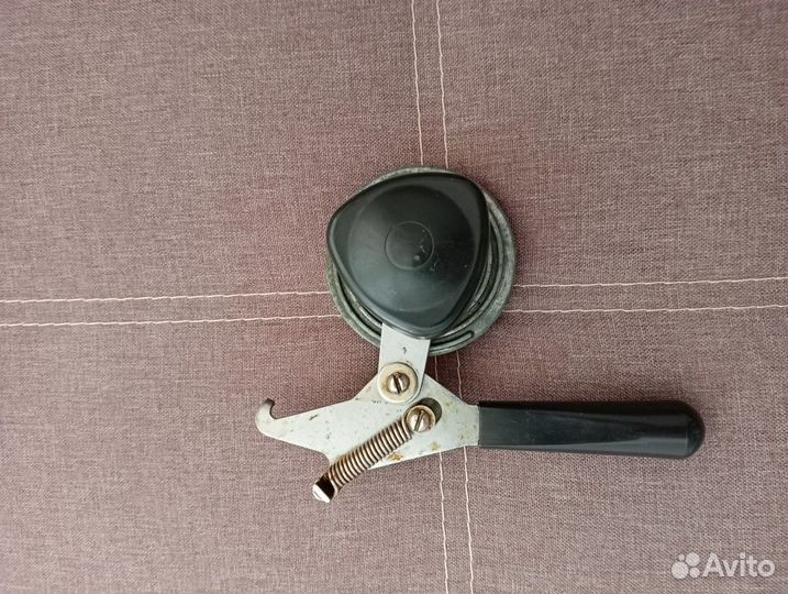 Машинка для закатки банок