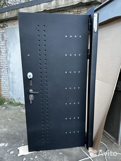 Дверь входная б/у