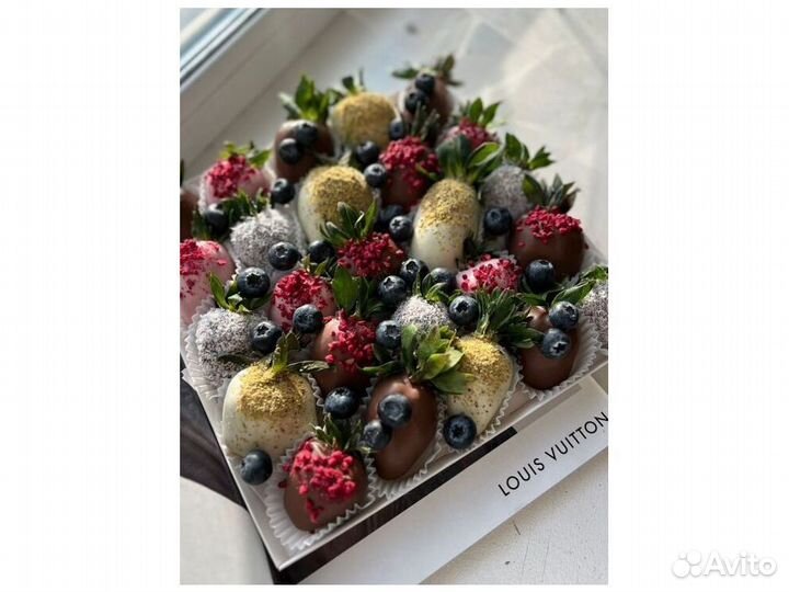 Клубника в шоколаде клубничный букет подарок KLK-7645