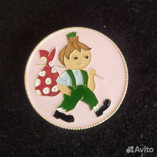 Значок СССР. Мультфильм. Чиполлино. саз
