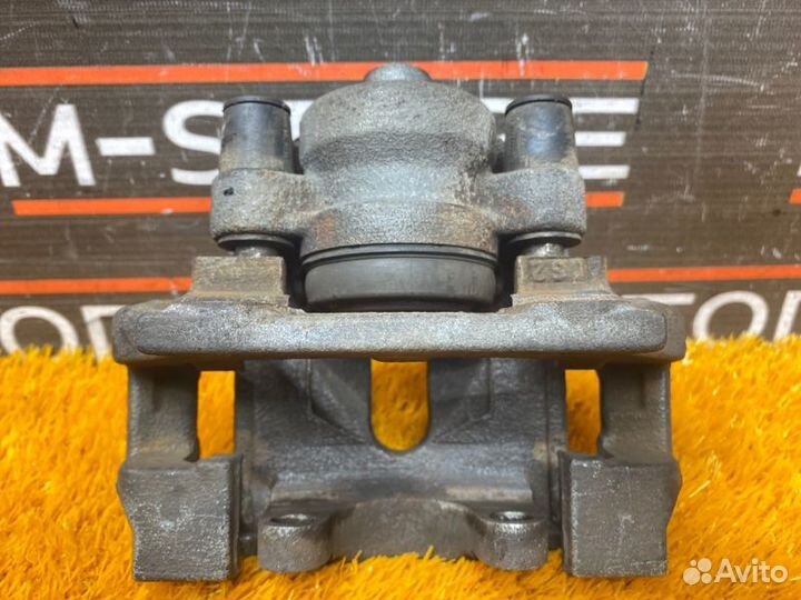 Суппорт задний правый Bmw 3-Series E90 N52B25A