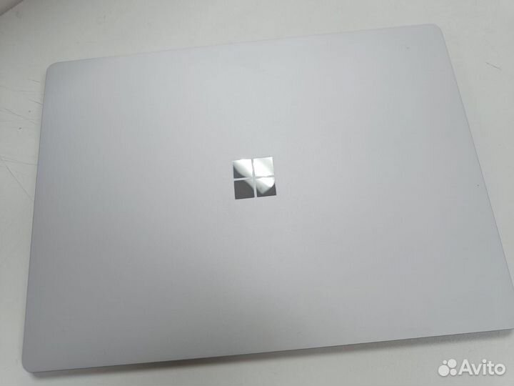 Ноутбук Microsoft Surface Laptop 2 i5/8/256