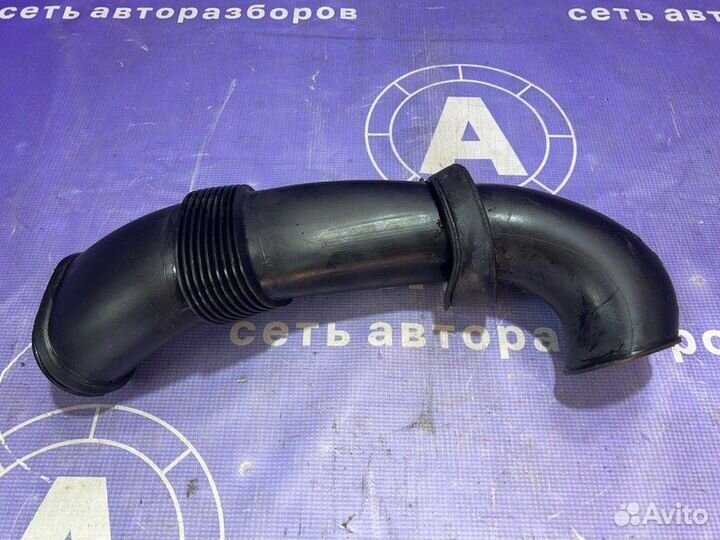 Воздушный патрубок Volkswagen Touareg 7L 5.0 AYH