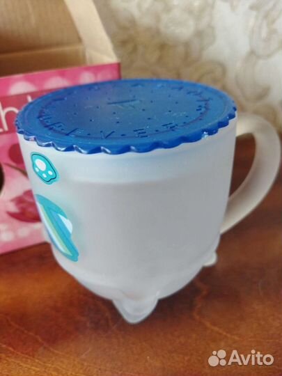 Чашки с игрушками