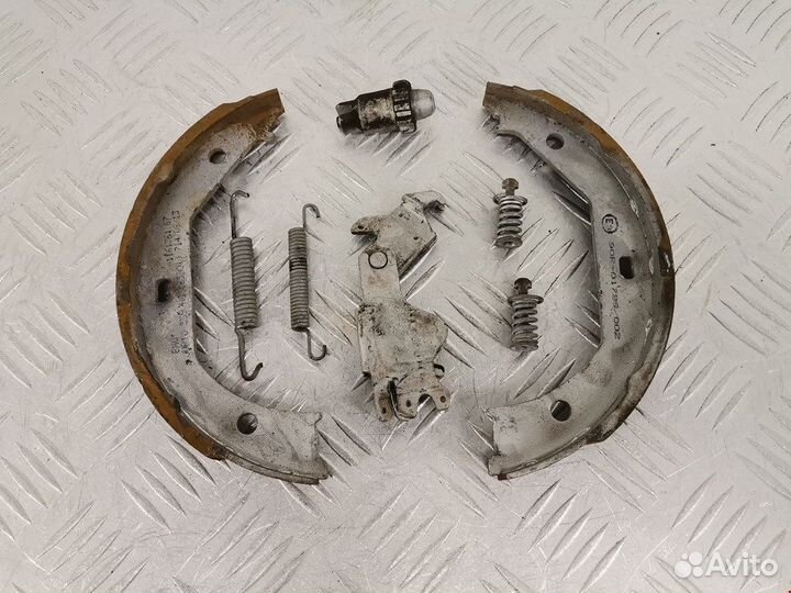 Механизм ручного тормоза для BMW X1 (E84)