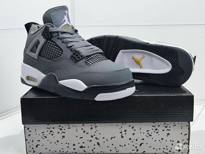 Кроссовки Nike air jordan 4