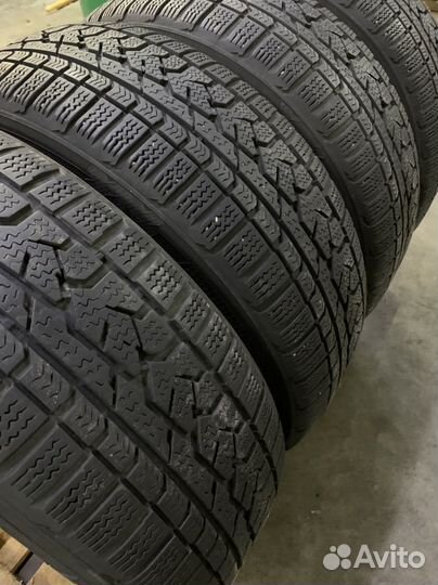 Kumho I'Zen RV Asymmetric 225/60 R17
