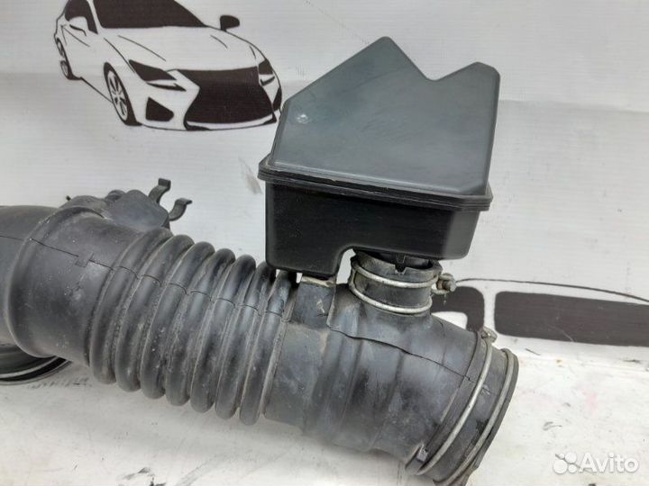 Патрубок дроссельной заслонки Toyota Camry 55 6AR