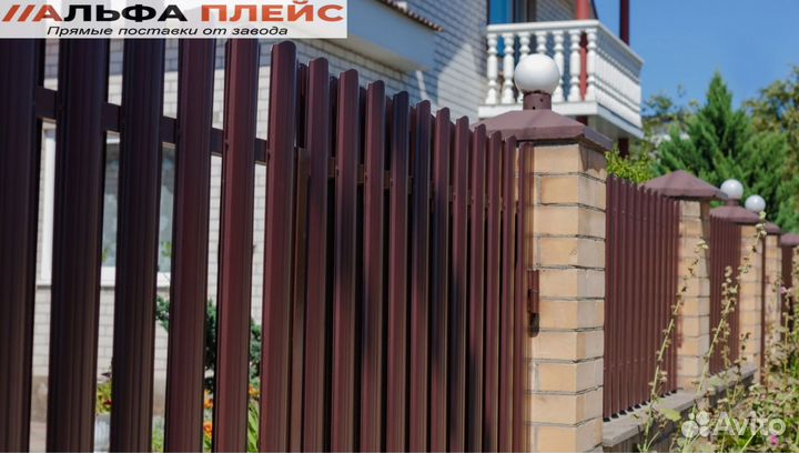 Забор из евроштакетника