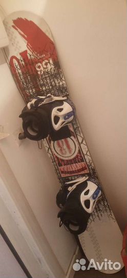 Сноуборд с креплениями и ботинками. (Полный компле