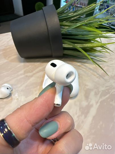 Apple AirPods Pro 2nd generation white