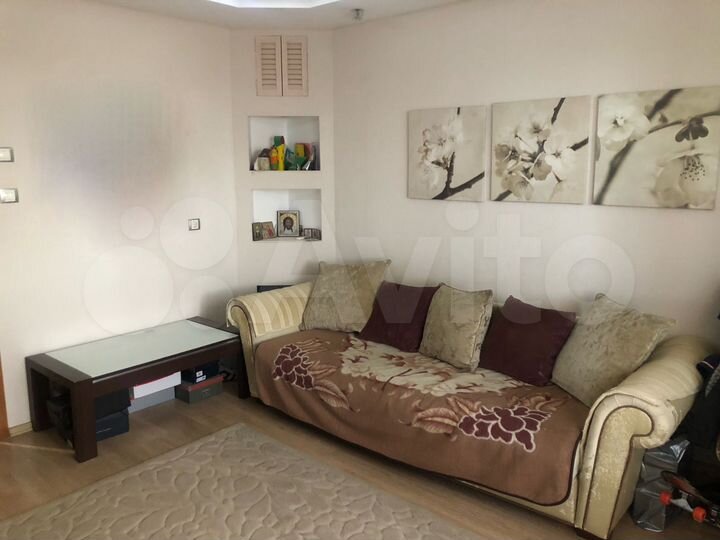 2-к. квартира, 53 м², 3/3 эт.