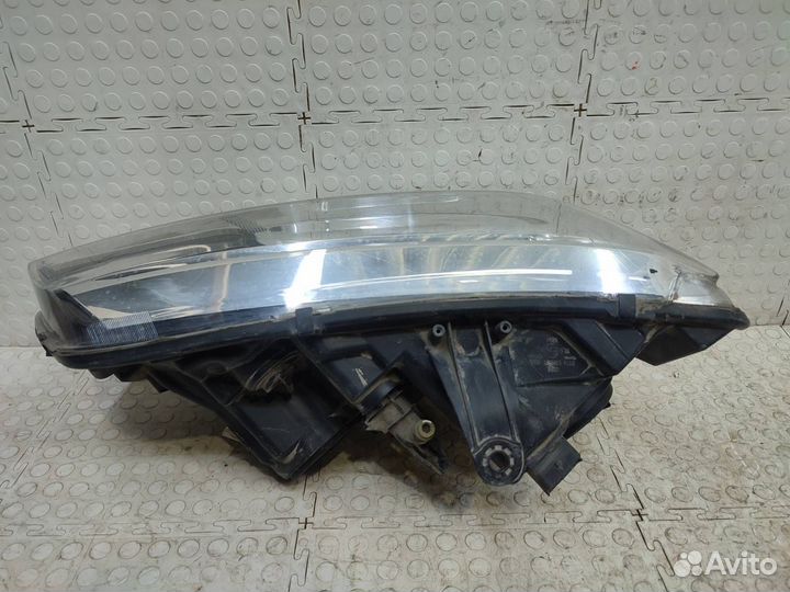 Фара правая Renault Logan 2 2018