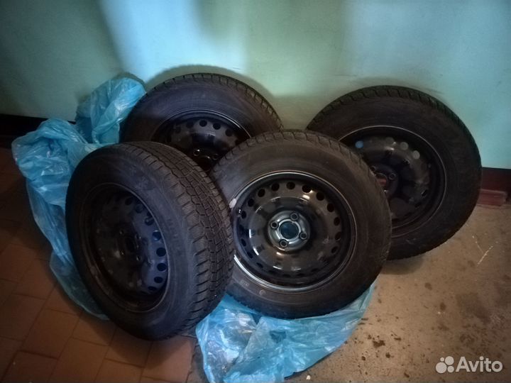 Комплект зимних колес r15