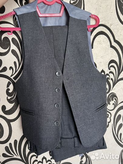 Школьный костюм для мальчика 134 серый