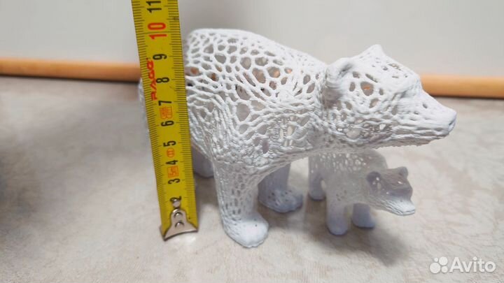 Фигурка белого медведя