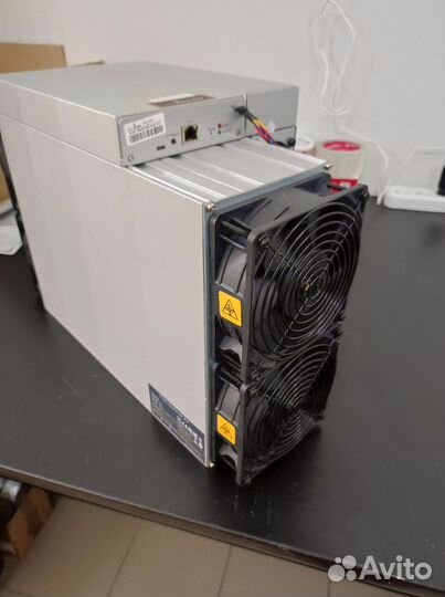 Asic майнер Bitmain Antminer S19