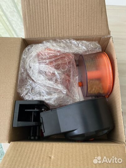 Кормушка для рыб автоматическая