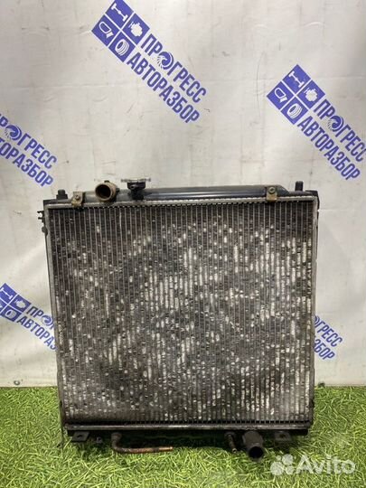 Радиатор охлаждения двигателя Hyundai Terracan