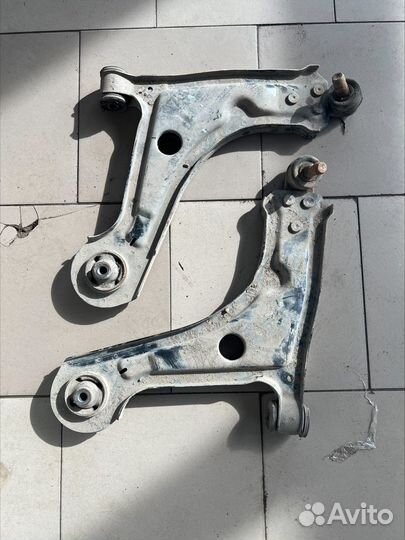 Рычаг передний правый Lacetti