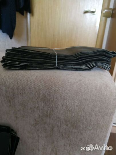 Кусочки натуральной черной кожи