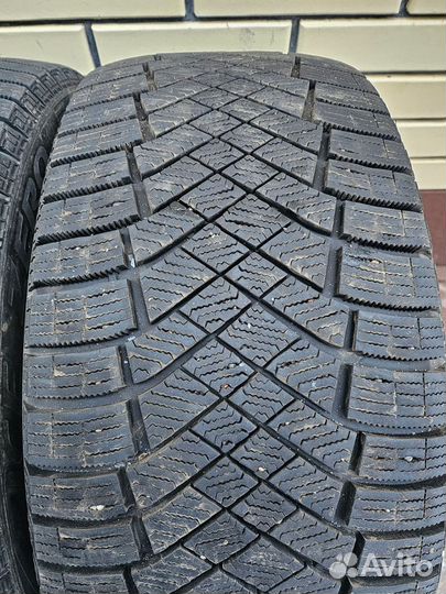 Pirelli Ice Zero FR 235/45 R18 98H