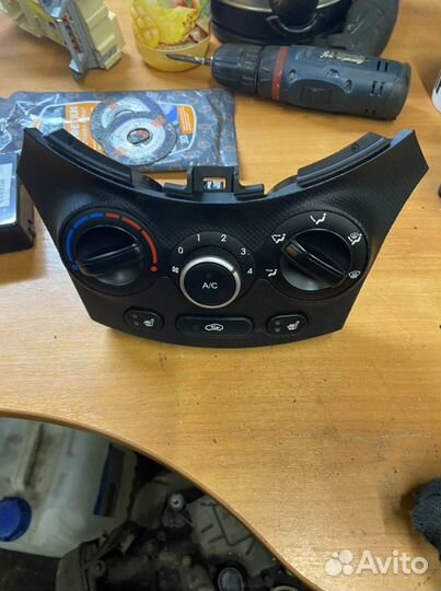 Блок управления печкой Hyundai Solaris