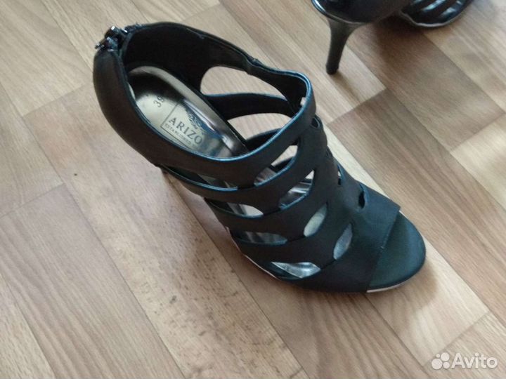 Босоножки женские 39 размер новые
