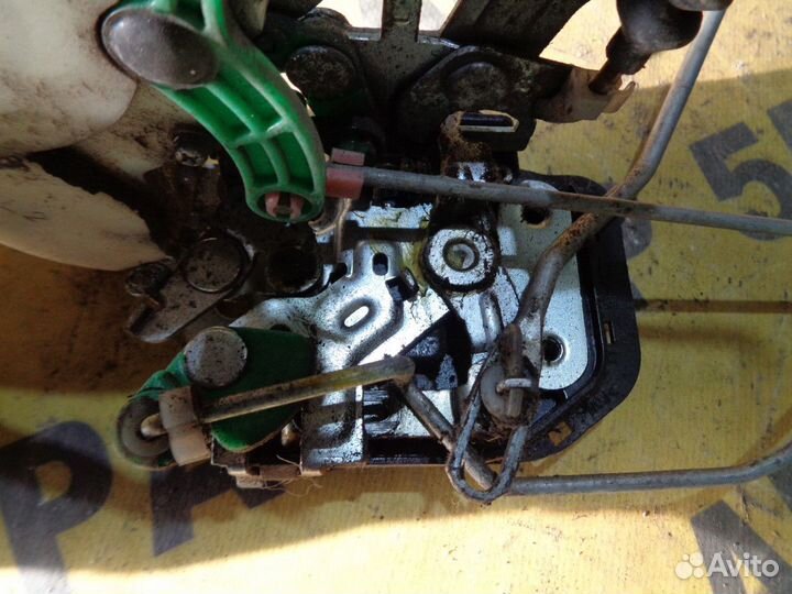 Замок двери передней левой Kia Sorento 2006-2011