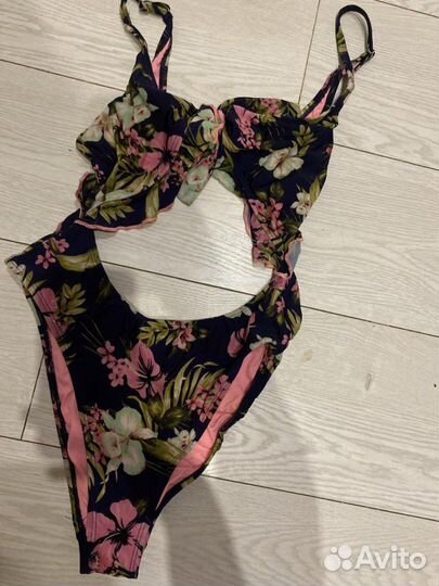 Купальник бомба