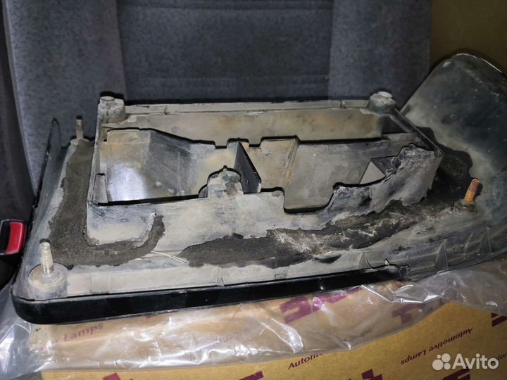 Оптика, фонарь задний Toyota Corolla 90й кузов