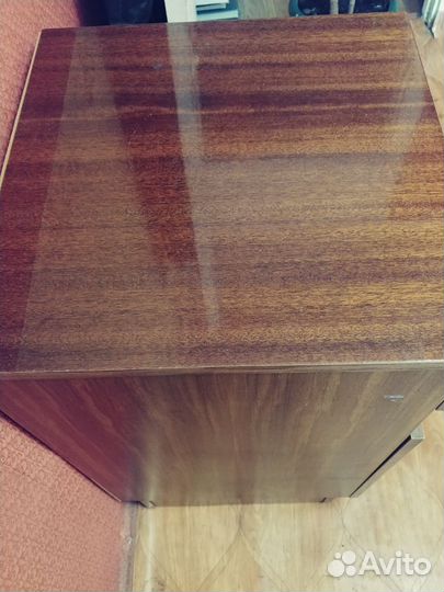 Тумба прикроватная