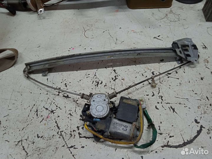 Стеклоподъёмник передний правый mitsubishi chariot