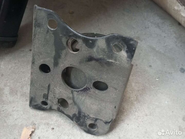 Подушка коробки nissan ад