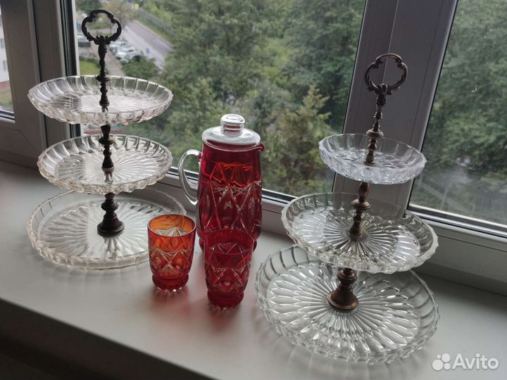 Этажерка цветной хрусталь. Графин красный+ стаканы