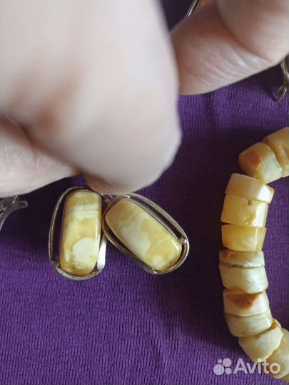 Янтарные украшения