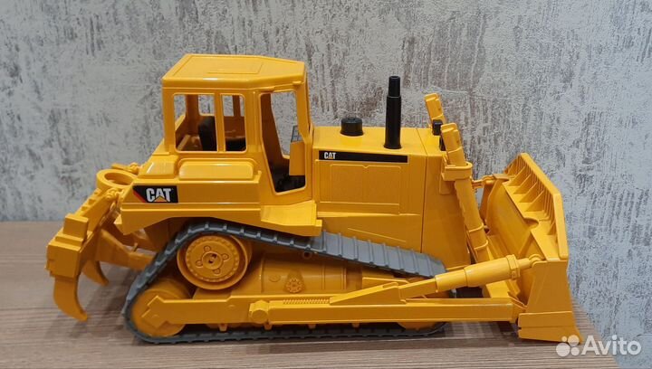 Бульдозер Bruder