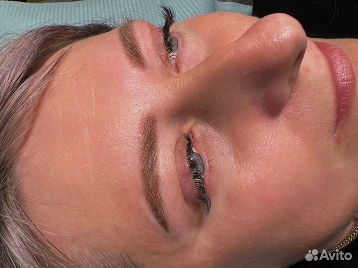 Перманентный макияж бровей