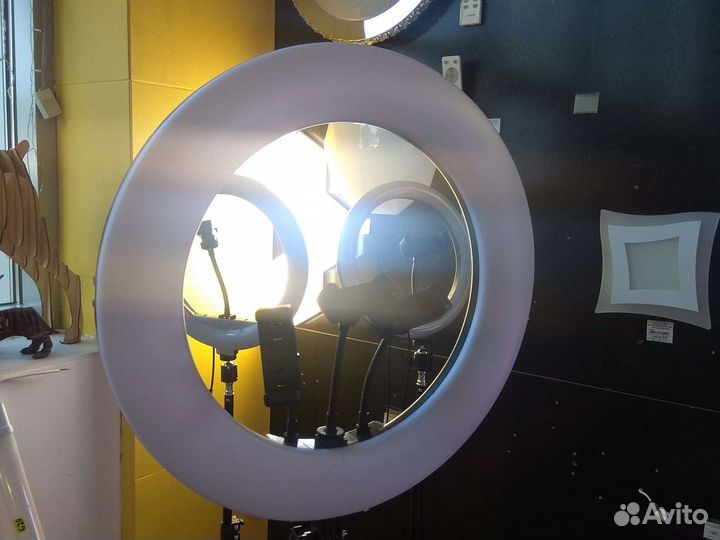 Кольцевая лампа со штативом