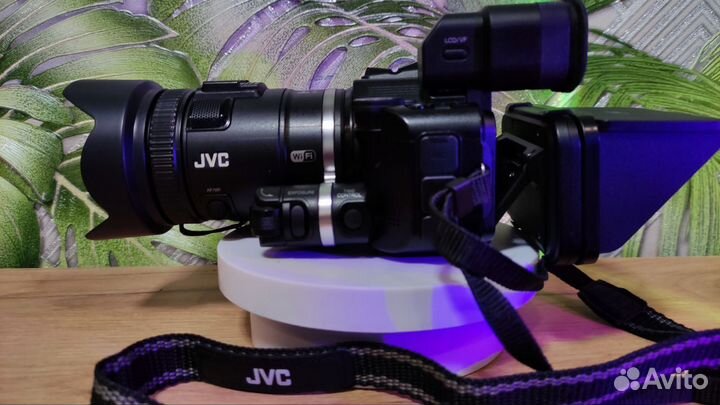Видеокамера JVC GC-PX100BE