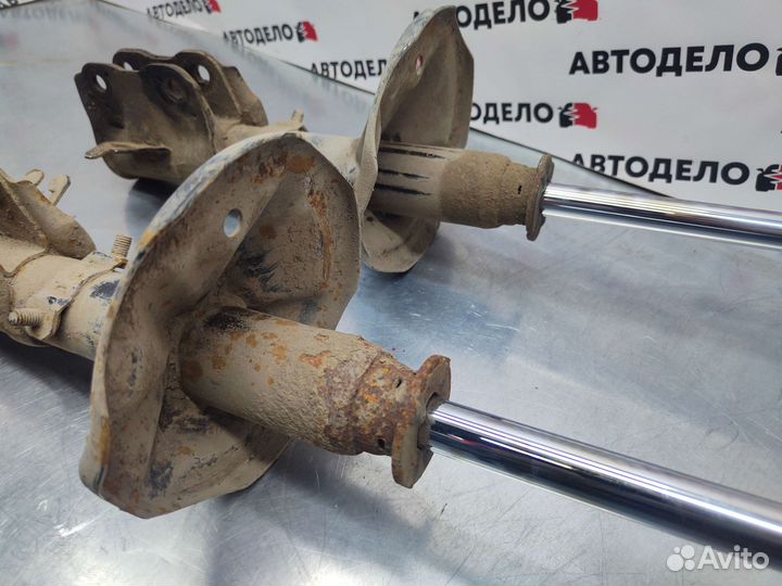 Стойки передние Mitsubishi Lancer 7 (CB1A) 1993 г